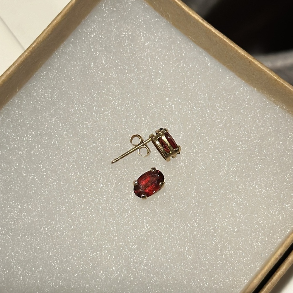 Small ruby & gold earrings. - Picture 4 of 4